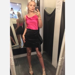 AKIRA Sort satin nederdel