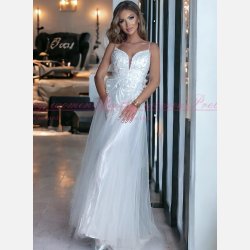 AURELLA-Hvid Maxi Kjole med Fine Stropper og Elegante Broderier