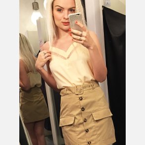 LODI Beige top med blonde