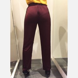 TABIA 2 Bukser i bordeaux farve med striber i siden