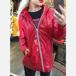 CANDI Lak jakke i rd farve med imiteret pels