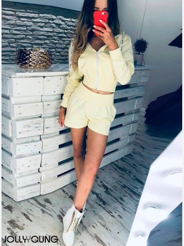 DANIELLE Top og shorts st i gul pastelfarve