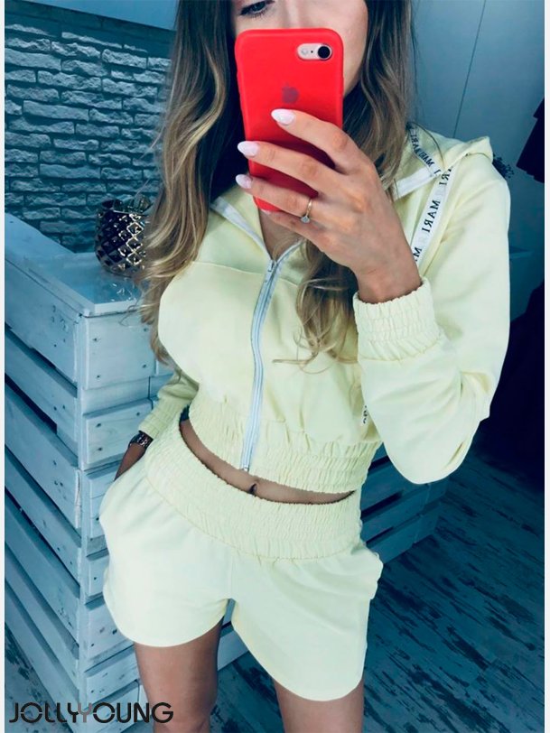 DANIELLE Top og shorts st i gul pastelfarve