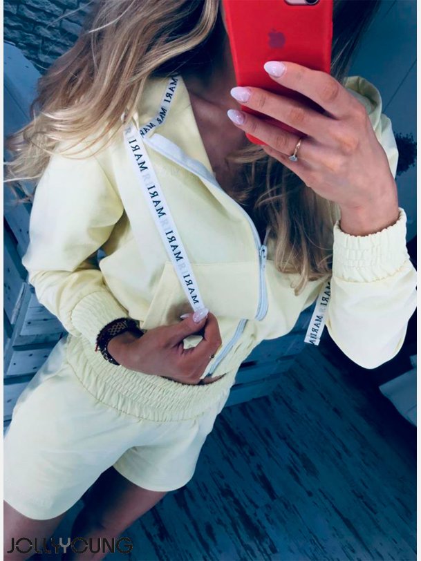 DANIELLE Top og shorts st i gul pastelfarve