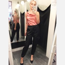 FELICIA Sort shiny bukser