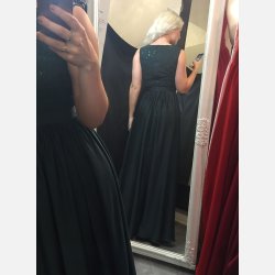 HIDOR Maxi kjole med pailletter og broderier i grn farve