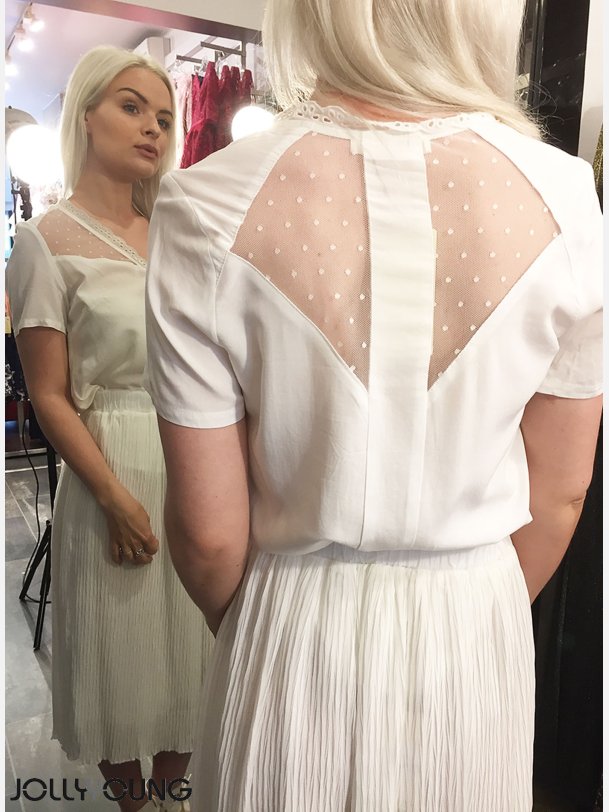 CORIETE Hvid bluse med blonder