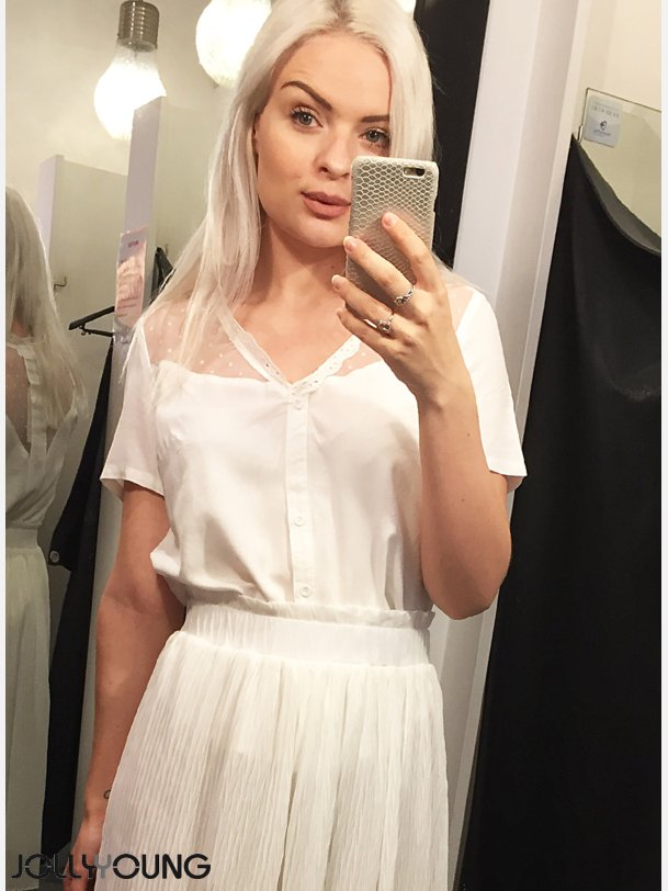 CORIETE Hvid bluse med blonder