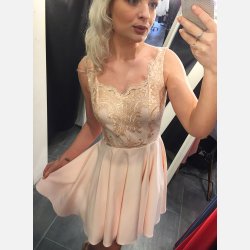 AMANDA Kjole i rosa farve med blonde overdel