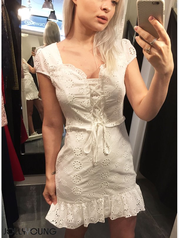 ADA Kort hvid broderet kjole