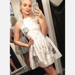 STUDI 2 Kort kjole med blomsterprint