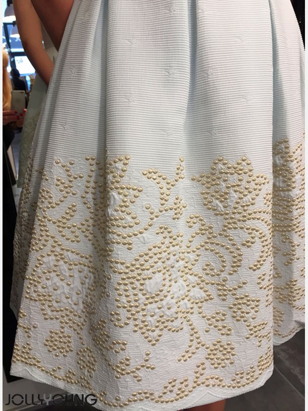 MOLLI Kort kjole i mint farve med dekorativ nederdel