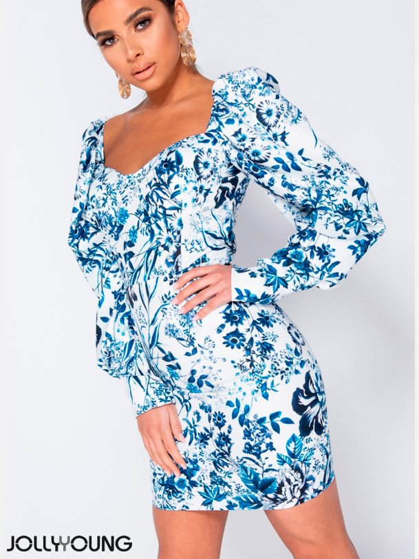 KITTY Kort blomstret kjole med pufrmer