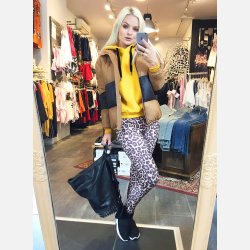 PRETTY 1 Kort to farvet dunjakke 