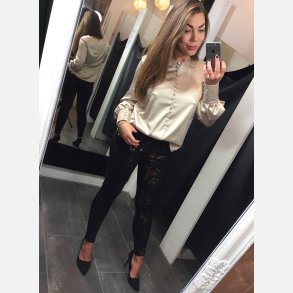 PIEW Satin bluse i beige farve