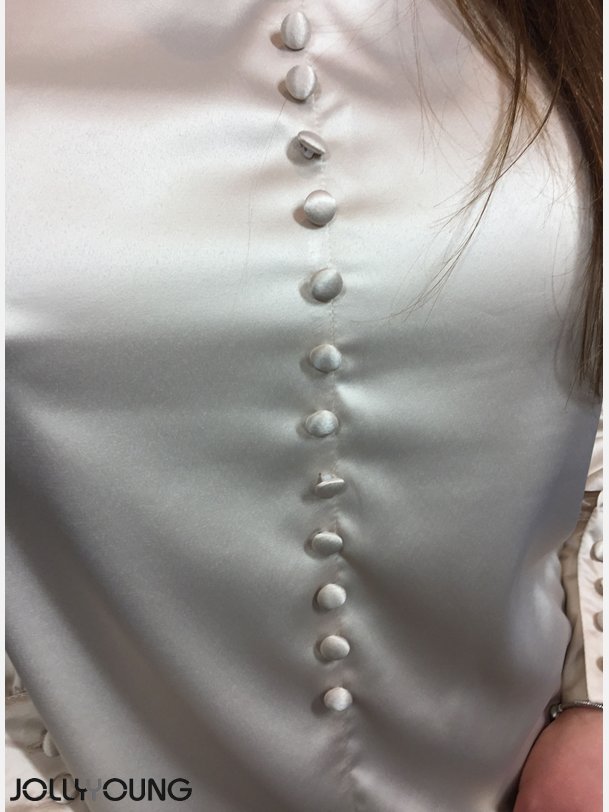 PIEW Satin bluse i beige farve