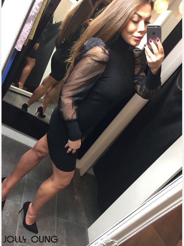 RENATTA Sort glitrende kjole med chiffon rmer