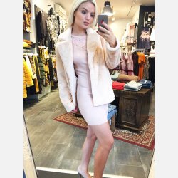 RHONDA Jakke i imiteret pels