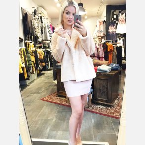 RHONDA Jakke i imiteret pels