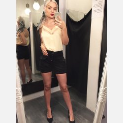 ROSALIA Shorts med knapper i sort farve