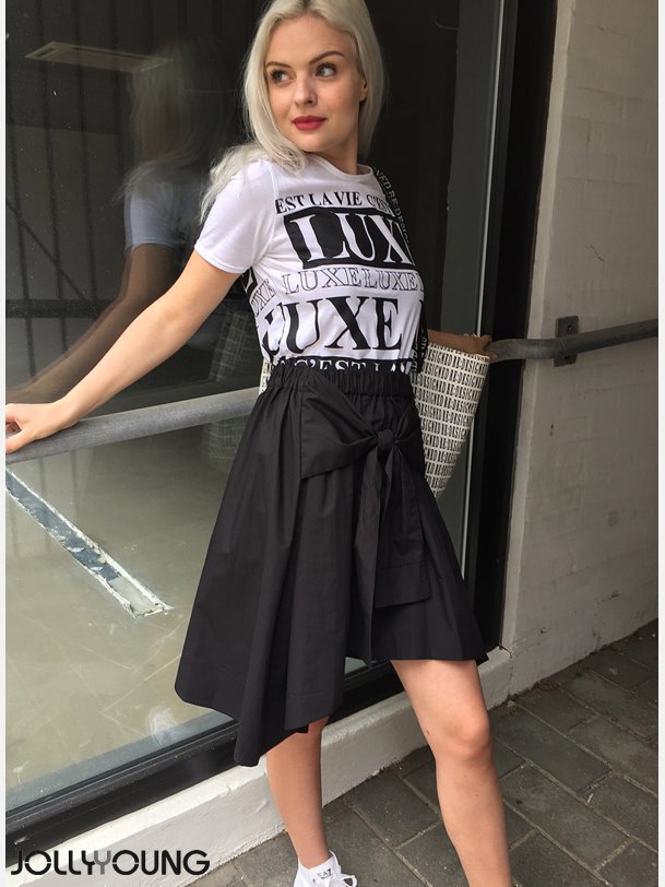 EDITTA Sort asymmetrisk sort nederdel