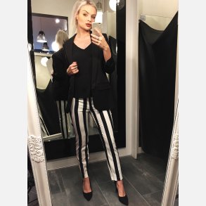 JOBIS Klassisk blazer i sort farve