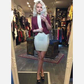 EDE VIP Kort blazer i bordeaux farve