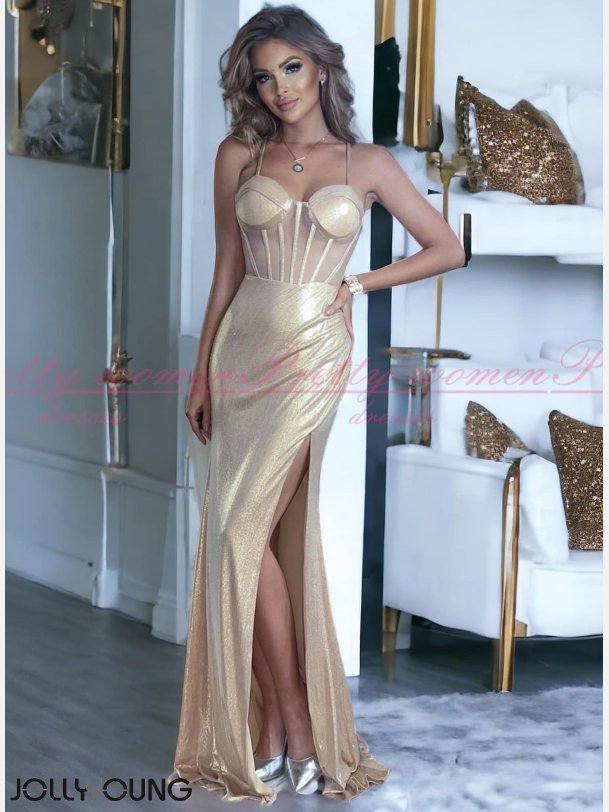 WIRENKA-Gylden Maxi Kjole med Krydsede Stropper og Lang Slids 