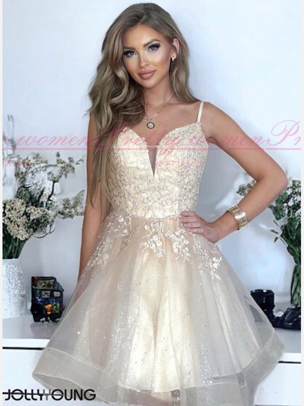 ZUZANNA-Beige Skinende Gylden Kort Kjole med Mesh Nederdel og Snring i Ryggen